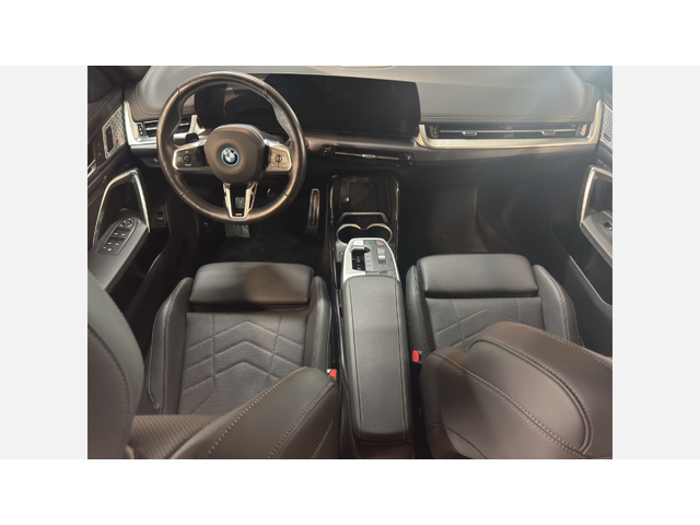 BMW iX1 xDrive30 - автомобили, коли, обяви за нови и употребявани 6