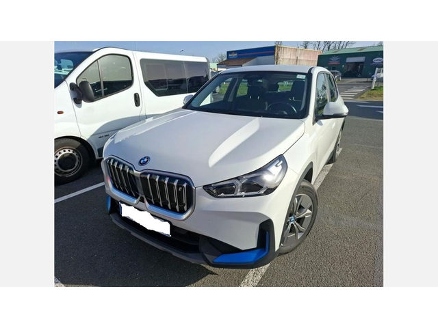BMW iX1 xDrive30 - автомобили, коли, обяви за нови и употребявани 0