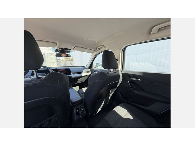 BMW iX1 xDrive30 - автомобили, коли, обяви за нови и употребявани 10