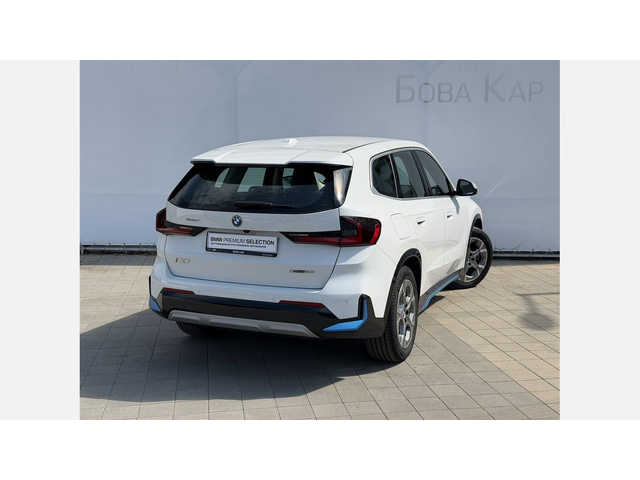 BMW iX1 xDrive30 - автомобили, коли, обяви за нови и употребявани 1