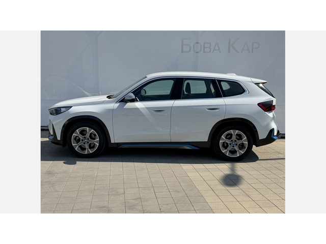 BMW iX1 xDrive30 - автомобили, коли, обяви за нови и употребявани 2