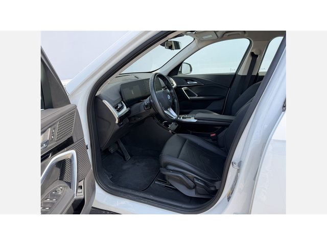 BMW iX1 xDrive30 - автомобили, коли, обяви за нови и употребявани 7