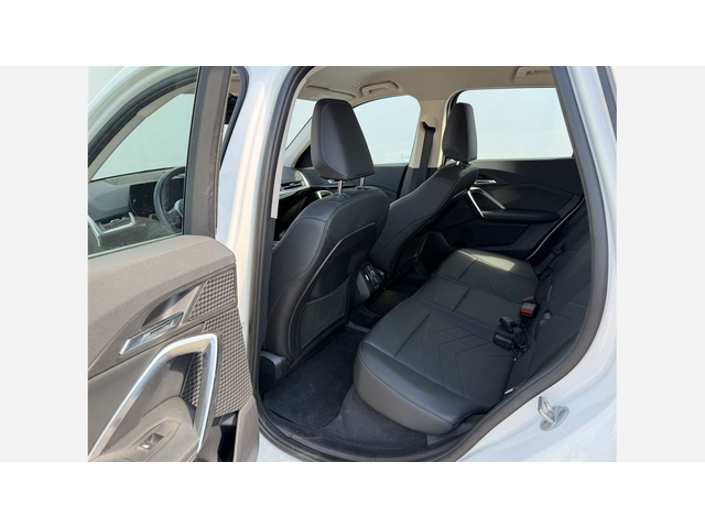 BMW iX1 xDrive30 - автомобили, коли, обяви за нови и употребявани 9