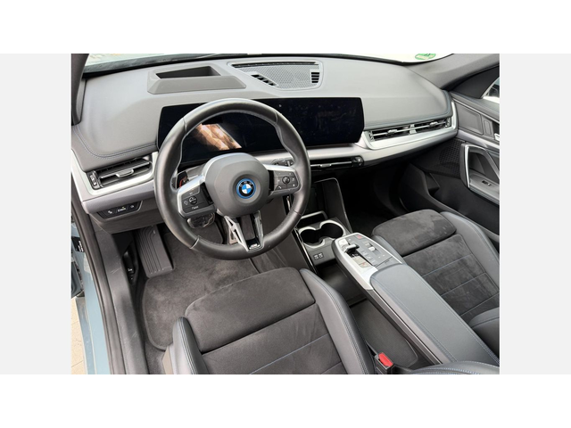 BMW iX1 xDrive30 - автомобили, коли, обяви за нови и употребявани 5