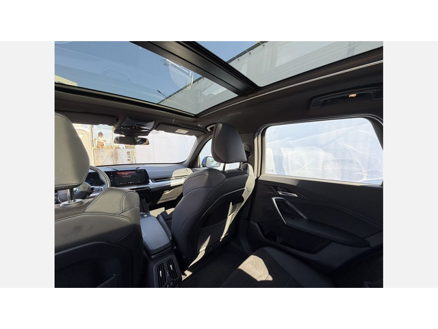 BMW iX1 xDrive30 - автомобили, коли, обяви за нови и употребявани 10