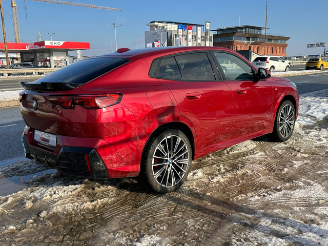 BMW iX2 Drive.Ass+ /Harman Kardon - автомобили, коли, обяви за нови и употребявани 4