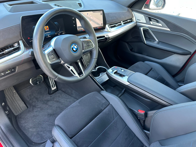 BMW iX2 Drive.Ass+ /Harman Kardon - автомобили, коли, обяви за нови и употребявани 7