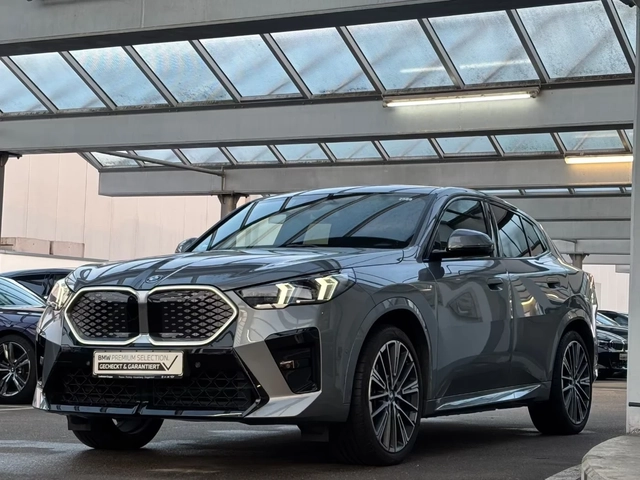 BMW iX2 30 xDrive M Sport 360* HUD Ad.LED DISTRONIC - автомобили, коли, обяви за нови и употребявани 0