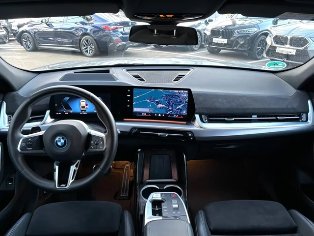 BMW iX2 30 xDrive M Sport 360* HUD Ad.LED DISTRONIC - автомобили, коли, обяви за нови и употребявани 5
