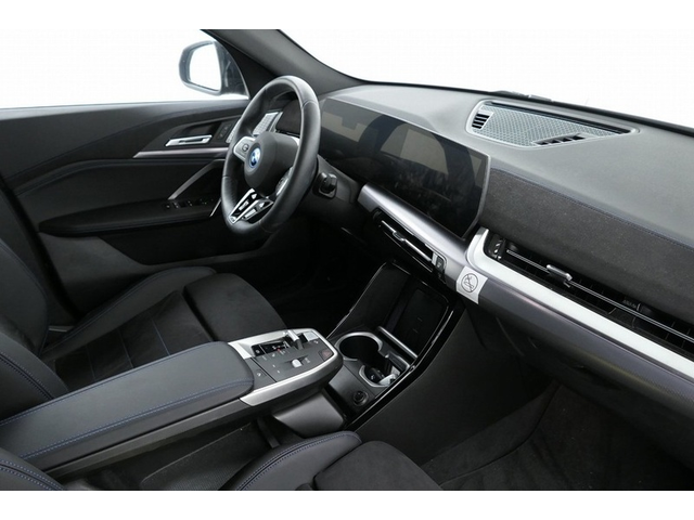 BMW iX2 iX2 eDrive20 - автомобили, коли, обяви за нови и употребявани 6