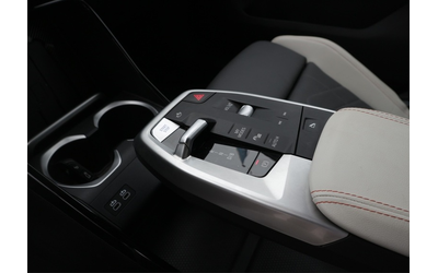 BMW iX2 iX2 xDrive30 M Pack - автомобили, коли, обяви за нови и употребявани 6