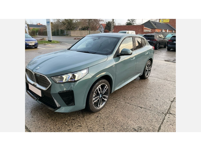 BMW iX2 xDrive30 - автомобили, коли, обяви за нови и употребявани 0