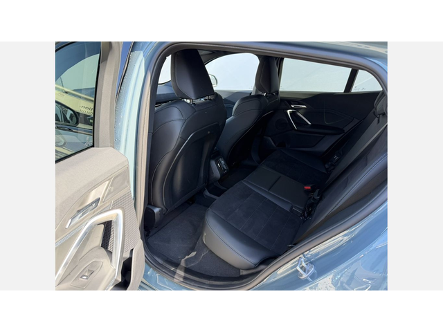 BMW iX2 xDrive30 - автомобили, коли, обяви за нови и употребявани 9