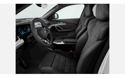 BMW iX2 xDrive30 - автомобили, коли, обяви за нови и употребявани 7