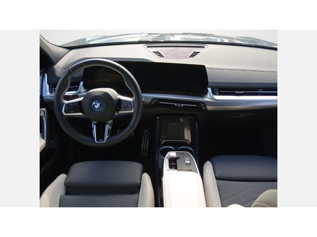 BMW iX2 xDrive30 - автомобили, коли, обяви за нови и употребявани 6