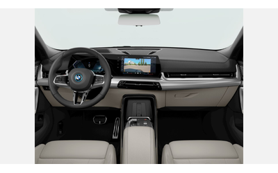 BMW iX2 xDrive30 - автомобили, коли, обяви за нови и употребявани 6