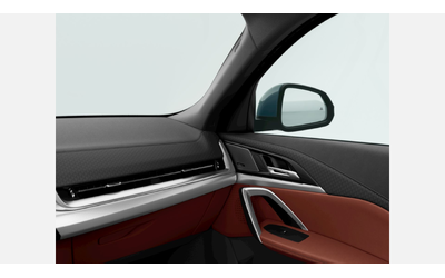 BMW iX2 xDrive30 - автомобили, коли, обяви за нови и употребявани 10