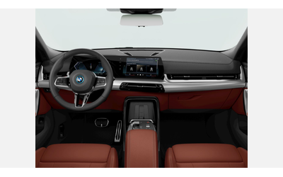 BMW iX2 xDrive30 - автомобили, коли, обяви за нови и употребявани 9