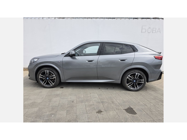 BMW iX2 xDrive30 - автомобили, коли, обяви за нови и употребявани 2
