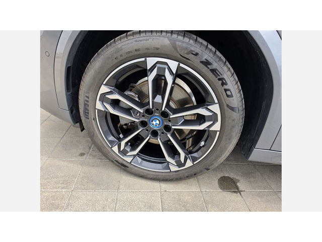 BMW iX2 xDrive30 - автомобили, коли, обяви за нови и употребявани 4