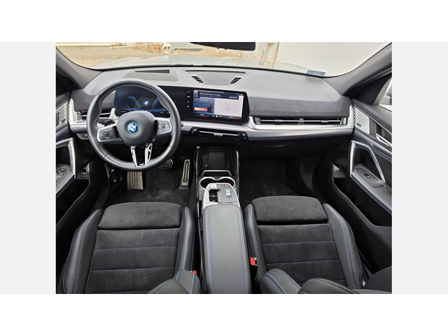 BMW iX2 xDrive30 - автомобили, коли, обяви за нови и употребявани 6