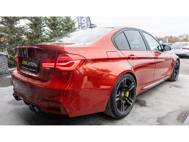 BMW M3 30 JAHRE EDITION FULL CARBON AKRAPOVIC ЛИЗИНГ 100% - автомобили, коли, обяви за нови и употребявани 8