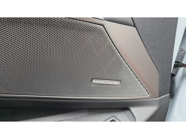 BMW M3 Touring Competition M xDrive - автомобили, коли, обяви за нови и употребявани 12