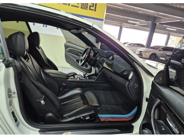 BMW M4 Performance Silence Edition* - автомобили, коли, обяви за нови и употребявани 9