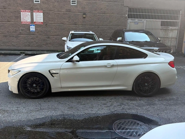 BMW M4 DCT* HARMAN KARDON* КОЖА* ПОДГРЕВ* КАМЕРА* - автомобили, коли, обяви за нови и употребявани 1