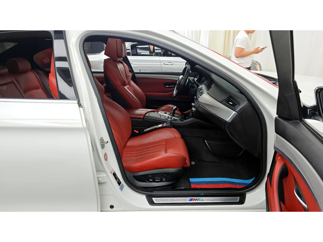 BMW M5 (F10) M5 Sedan - автомобили, коли, обяви за нови и употребявани 10