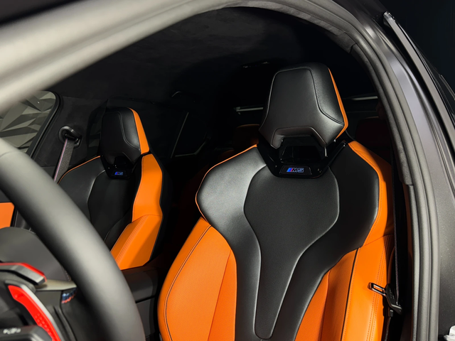 BMW M5 G90 Ceramic* B&W* Carbon* Ultimate Package - автомобили, коли, обяви за нови и употребявани 13