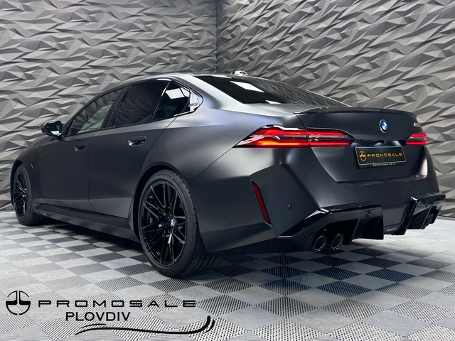 BMW M5 G90 Ceramic* B&W* Carbon* Ultimate Package - автомобили, коли, обяви за нови и употребявани 2