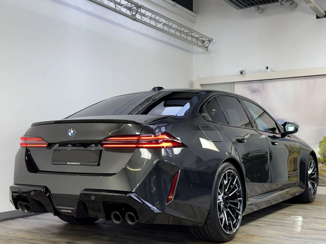 BMW M5 - автомобили, коли, обяви за нови и употребявани 1