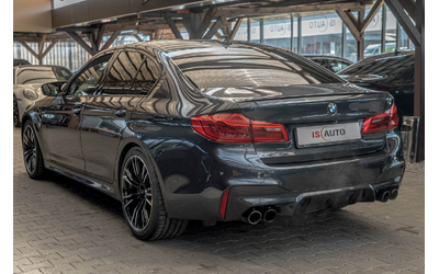 bmw-m5-4-4-v8-bower-wilkins-hud-soft-close-kamera-360 - 4