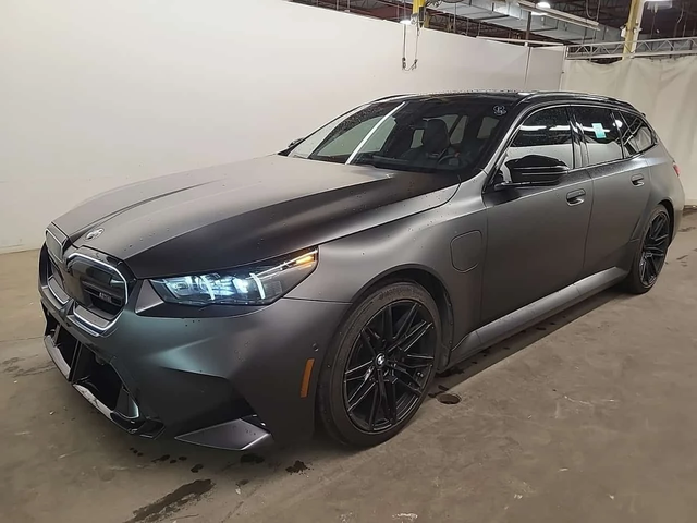 BMW M5 TOURING| B&W| SKY LOUNGE| HUD| 2 КЛЮЧА| - автомобили, коли, обяви за нови и употребявани 0