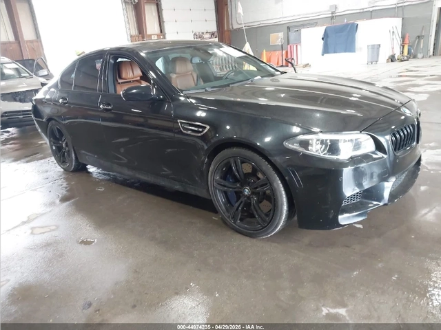 BMW M5 МАСАЖ / ОБДУХ / 360 / HEADUP / BANG&OLUFSEN / SOFT - автомобили, коли, обяви за нови и употребявани 0