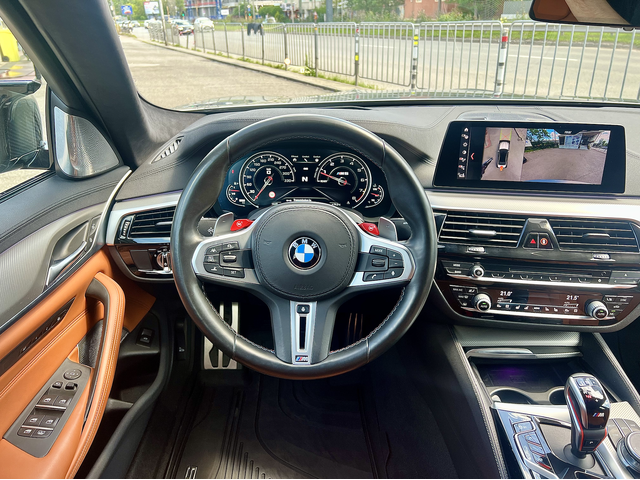 BMW M5 Competition xDrive B&W - автомобили, коли, обяви за нови и употребявани 5