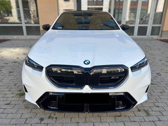 BMW M5 M5 4.4 Hybrid xDrive - автомобили, коли, обяви за нови и употребявани 2