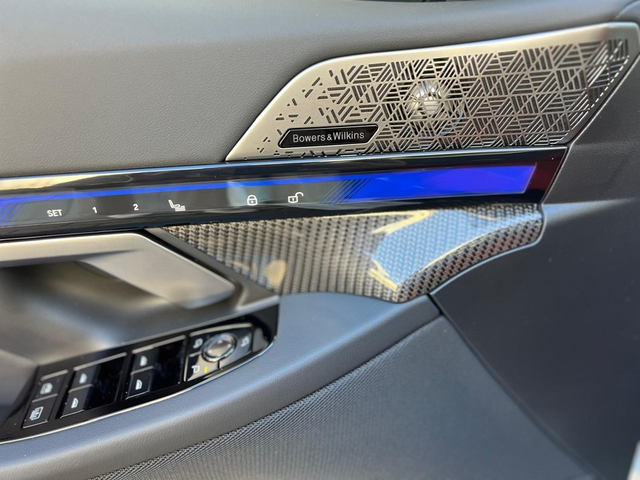 BMW M5 M5 4.4 Hybrid xDrive - автомобили, коли, обяви за нови и употребявани 5