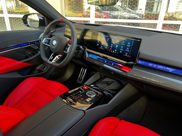 BMW M5 M5 4.4 Hybrid xDrive - автомобили, коли, обяви за нови и употребявани 8