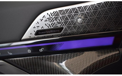 BMW M5 M5 xDrive - автомобили, коли, обяви за нови и употребявани 10