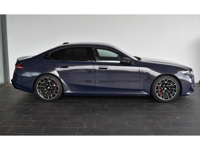 BMW M5 M5 xDrive - автомобили, коли, обяви за нови и употребявани 2