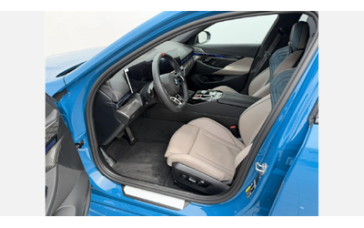 BMW M5 Sedan - автомобили, коли, обяви за нови и употребявани 7