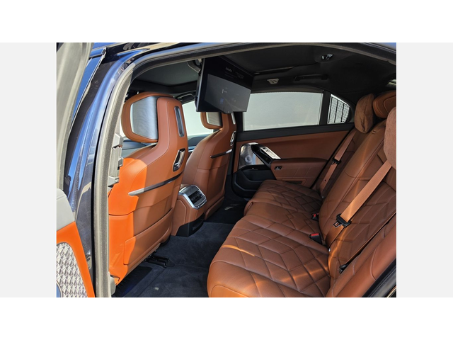 BMW M760e xDrive - автомобили, коли, обяви за нови и употребявани 10