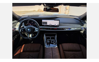 BMW M760e xDrive - автомобили, коли, обяви за нови и употребявани 6