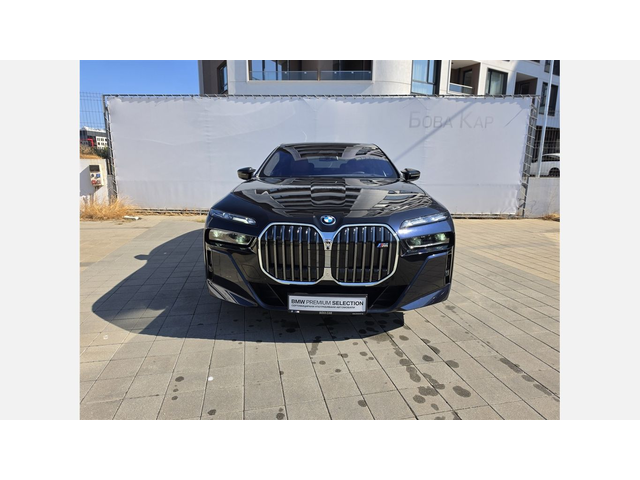 BMW M760e xDrive - автомобили, коли, обяви за нови и употребявани 8