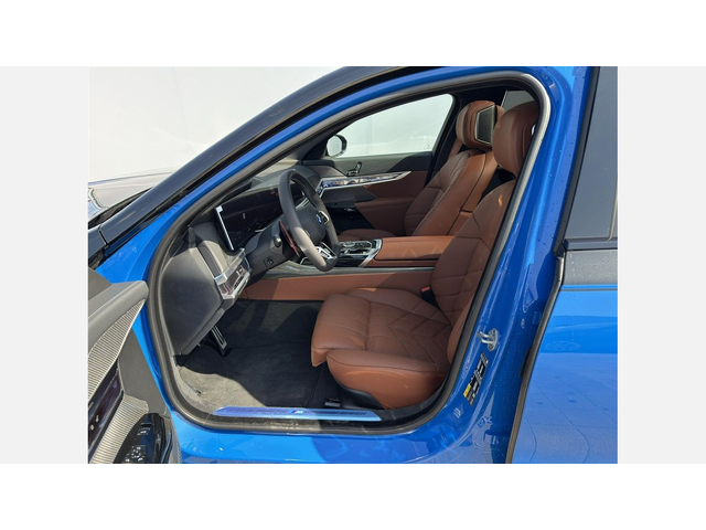 BMW M760e xDrive Седан - автомобили, коли, обяви за нови и употребявани 7