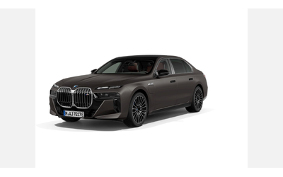 bmw-m760e-xdrive-sedan - 0