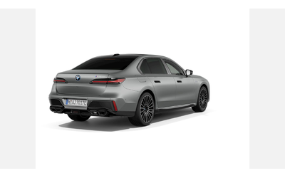 bmw-m760e-xdrive-sedan - 2