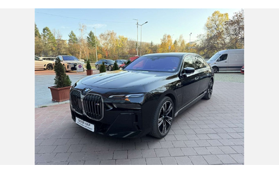 bmw-m760e-xdrive-sedan - 0
